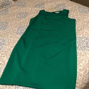 Plus size green sleeveless dress